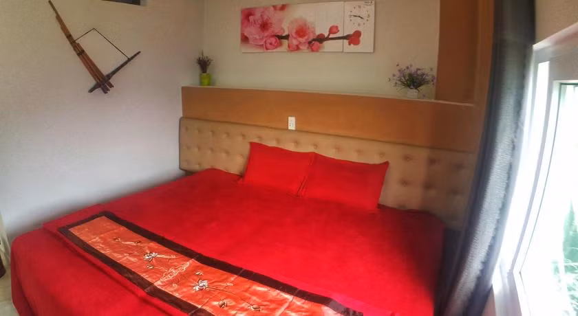 Giá phòng tại khách sạn Panorama dao động từ từ 650.000 – 750.000 đồng/phòng (tùy loại phòng 2 hay 3 người ở). Ảnh: Agoda.