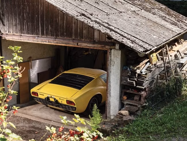 Lamborghini Miura P400 S lần đầu tiên ra mắt công chúng năm 1968.