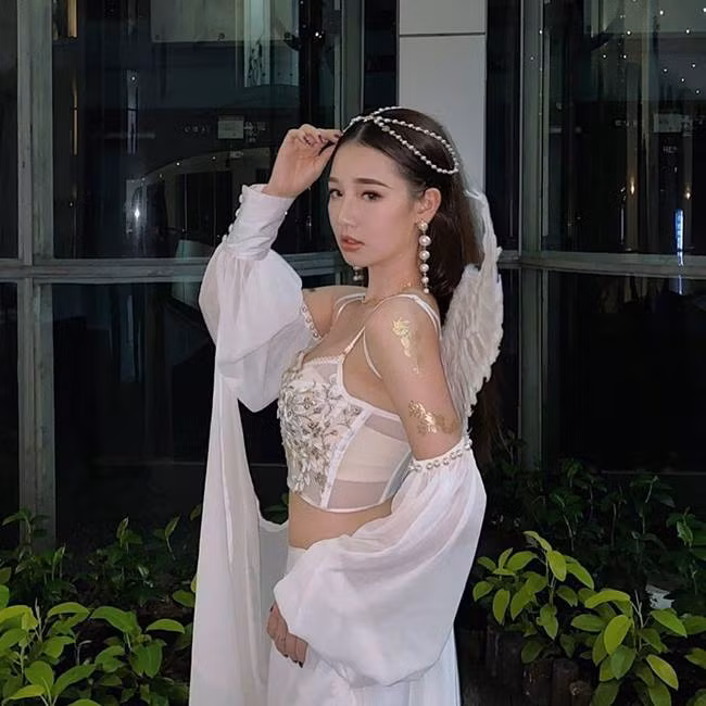Nhan sắc được mệnh danh như nữ thần thế hệ mới của làng giải trí Việt của mỹ nữ AMEE.