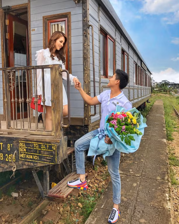 Đi đến đâu, Giang Lê cũng được tận hưởng những dịch vụ sang chảnh, ở khách sạn xa hoa, đắt tiền nhất. Ảnh: Tintucvietnam.