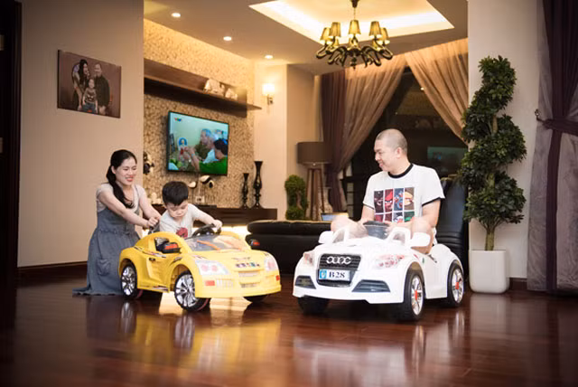 Gia đình nam diễn viên Hải Anh sống tại một khu chung cư cao cấp tại Hà Nội. Vợ chồng Hải Anh đã mua hai căn hộ liền nhau rồi đập thông để có không gian sống thoải mái rộng 250m2. Ảnh: Dân Việt.