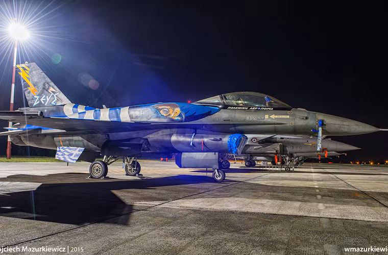 Điển hình là những chiếc F-16 của Hy Lạp…