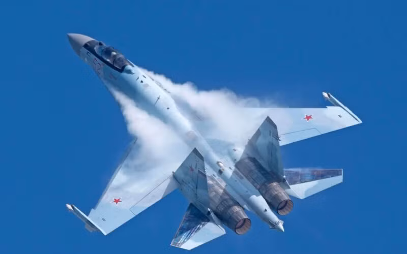 Một số thông tin cho biết, rất có thể Iran đang mua lại số Su-35 vốn do Ai Cập đặt hàng. Nước này sau đó đã từ chối nhận hàng từ Nga, và số chiến đấu cơ này đã được Nga lưu kho. 