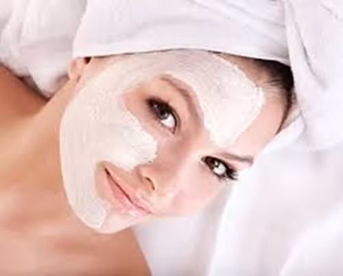 Các hãng mỹ phẩm đã thể hiện sự nhanh nhạy của mình khi bắt kịp nhu cầu thay đổi sản phẩm theo từng loại mùa khác nhau. Vào mùa hè, khi những loại mặt nạ làm mát được ưa chuộng thì lúc thời tiết trở lạnh, mặt nạ dưỡng da làm ấm đã dần trở thành bí quyết cho làn da căng mịn, sạch sẽ nhưng vẫn đủ ấm áp bất chấp cái lạnh.
