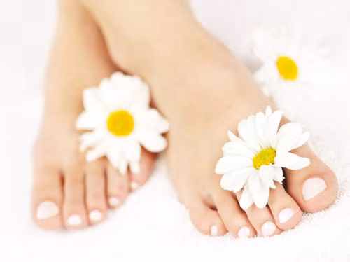 Còn nếu bạn thường xuyên tê liệt cả hai chân là dấu hiệu của tiểu đường. Nếu chỉ bị tê một chân thì có thể dây thần kinh đang bị chèn ép.