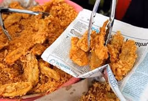 Nguy cơ ung thư. Mực in được sử dụng ở báo chí có thể ngấm vào thực phẩm và hại đến sức khỏe. Các dung môi hóa học như than hay chì có trong mực in sẽ gây rủi ro nghiêm trọng cho sức khỏe, điển hình là bệnh ung thư.