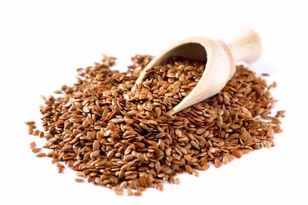 Đậu nành và hạt lanh có chứa phytoestrogens – chất thiên nhiên với các đặc tính estrogenlike, có khả năng giảm thiểu các triệu chứng và giảm nguy cơ cho sự phát triển u xơ. Hạt lanh cũng cung cấp chất xơ và chất béo omega-3, mà bảo vệ chống lại viêm nhiễm và khối u tăng trưởng và giúp thoát khỏi cơ thể của estrogen thừa.