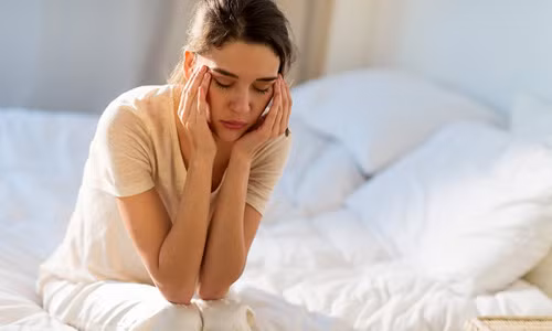 Hội chứng tiền kinh nguyệt. Những phụ nữ có lưu lượng máu vùng chậu tăng trước hành kinh 5-7 ngày sẽ gây ra triệu chứng đau và sưng, đau bụng hoặc chướng bụng. Lúc này, hãy năng tập thể dục để việc tuần hoàn máu hoạt động thông suốt và giảm áp lực vùng chậu.