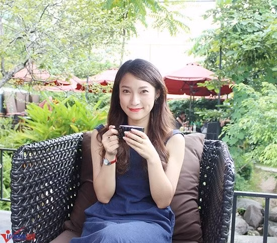 Chỉ mới 19 tuổi nhưng Khánh Vy đã từng được sang Nhật Bản để phỏng vấn sao Hollywood, là người trực tiếp gặp gỡ nam diễn viên Chris Pratt, Dave Bautista và nữ diên viên Zoe Saldana hay đạo diễn James Gunn. Khánh Vy muốn đi nhiều nơi, gặp gỡ nhiều người và muốn được đóng góp cho cộng đồng.