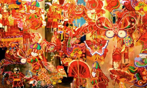 Những món đồ chơi Trung thu tiềm ẩn nhiều nguy hiểm cho trẻ - Hình 2 Nhung mon do choi Trung thu tiem an nhieu nguy hiem cho tre-Hinh-2