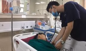 Đi đá bóng về, cậu bé 15 tuổi đột quỵ sau cơn đau đầu dữ dội Di da bong ve, cau be 15 tuoi dot quy sau con dau dau du doi