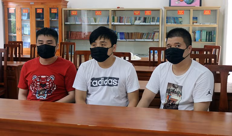 Mới đây, Thủ tướng Nguyễn Xuân Phúc nhận định, có một bộ phận chủ quan, lơ là, không thực hiện đầy đủ các khuyến cáo về phòng chống dịch của Ban Chỉ đạo quốc gia phòng chống dịch COVID-19 và Bộ Y tế. Trong đó, việc để xảy ra tình trạng các đối tượng Trung Quốc nhập cảnh trái phép là rất đáng trách. 
