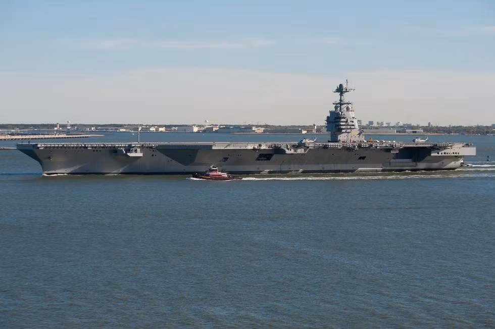 Hôm 8/4 vừa qua, tàu sân bay USS Gerald R. Ford mới nhất của Mỹ đã được đưa ra chạy thử nghiệm trên biển lần đầu tiên. USS Gerald R. Ford (CVN-78) là tàu sân bay đầu tiên của Mỹ thuộc lớp Gerald R. Ford, đây được coi là lớp tàu sân bay hiện đại và có hiệu năng hoạt động tốt hơn so với các tàu sân bay lớp Nimitz hiện nay của Hải quân Mỹ. Nguồn ảnh: QQ.
