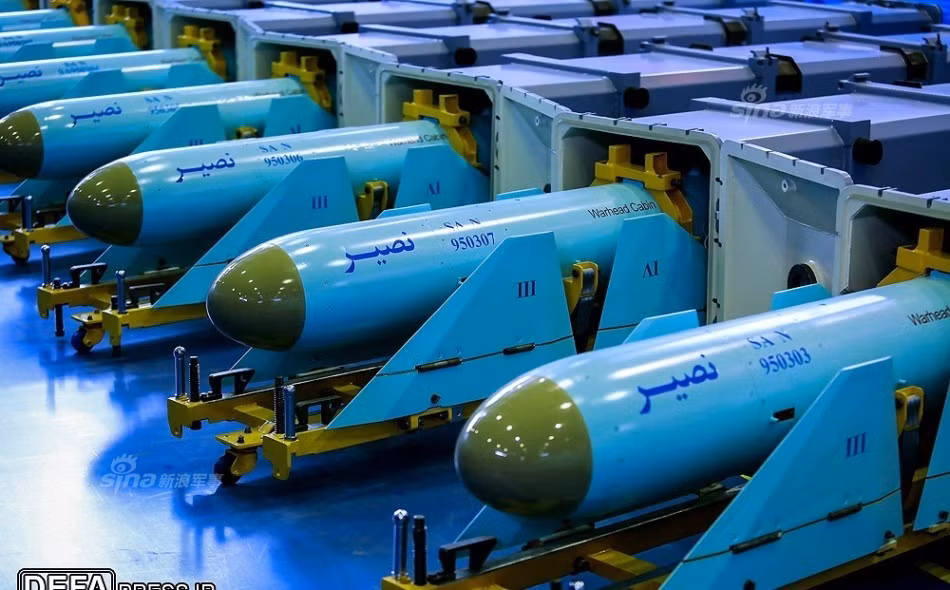 Chuẩn tướng Iran ông Hossein Dehqan cho biết, đây sẽ là loại tên lửa hành trình mới có độ tin cậy cao hơn, sử dụng công nghệ tiên tiến hơn nhưng lại sẽ có giá thành rẻ hơn rất nhiều so với các loại tên lửa hiện tại. Nguồn ảnh: Sina.