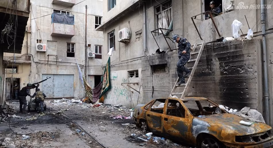 Những trục đường chính dù đã được phía Iraq kiểm soát, tuy nhiên phiến quân IS hoàn toàn có thể... đục nhà tạo đường đi xuyên qua các khu vực bị Iraq kiểm soát mà không hề bị phát hiện. Nguồn ảnh: Sina.