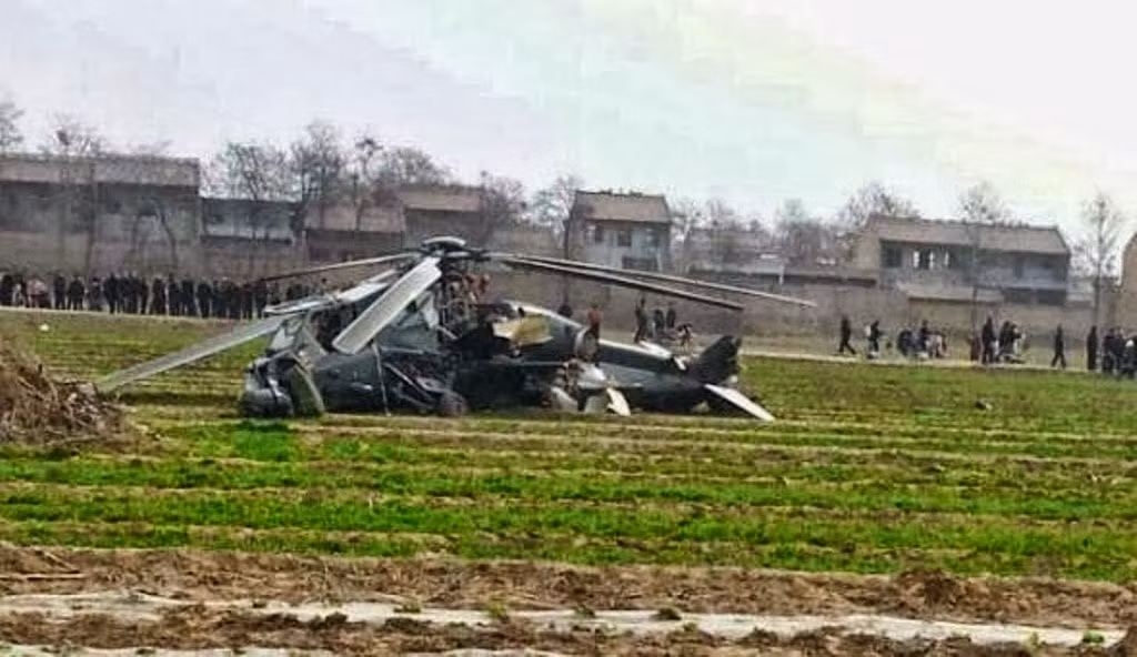 Như đã nói ở trên, các phi công vẫn hoàn toàn có khả năng điều khiển trực thăng ngay cả khi máy bay đã chết máy, trong một vài trường hợp họ có thể tiếp đất nhẹ nhàng mà không gặp hư hại gì hoặc ít nhất cú tiếp đất đó cũng sẽ là một pha va chạm "trong tầm kiểm soát", giúp các phi công có thể giảm tỉ lệ rủi ro cho mình và những người ở dưới mặt đất xuống mức tốt đa. Nguồn ảnh: Aerofatos.