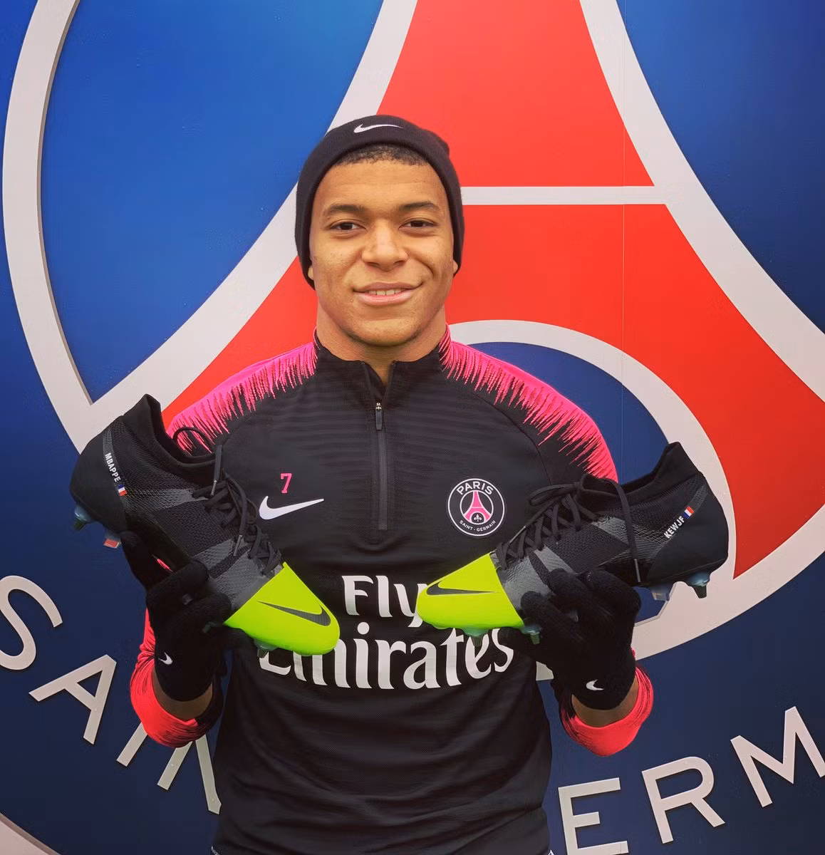 Ngoài bóng đá, Kylian Mbappe có nhiều hợp đồng quảng cáo với các hãng thời trang cao cấp như Nike và EA Sports... Ảnh: Twitter
