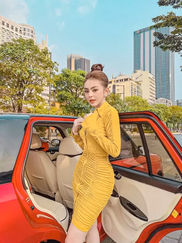 Giống như nhiều đại gia khác, Trang Nemo có niềm đam mê với xe cộ. Cô từng sở hữu chiếc Porsche 718 Cayman (có giá bản tiêu chuẩn là 3,6 tỷ đồng). Ảnh: FBNV