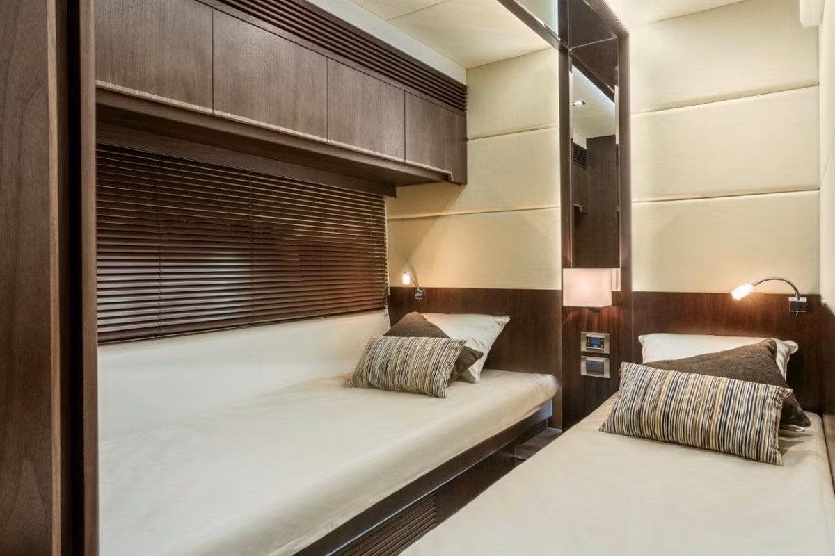 Bên dưới là 4 phòng ngủ sang trọng đạt chuẩn 5 sao. Ảnh: FLC Yacht Club