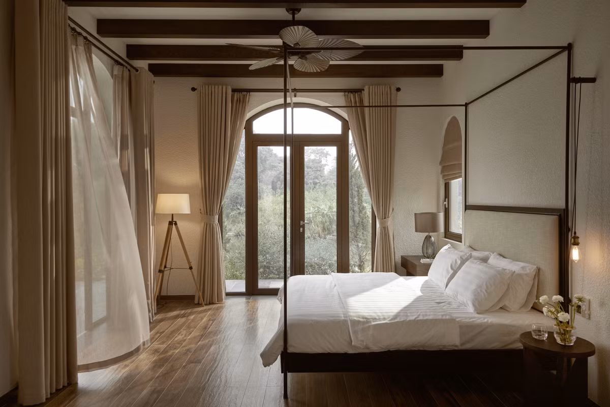 Từng góc trong nhà đều gợi được chất Tuscan nhẹ nhàng nhưng cũng cá tính. Ảnh: Wuyhoang Studio