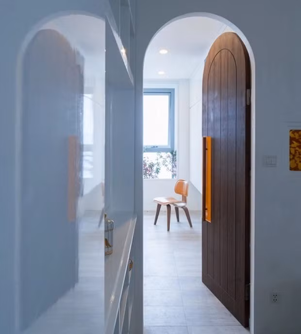 Cửa mái vòm độc đáo. Ảnh: Lao động