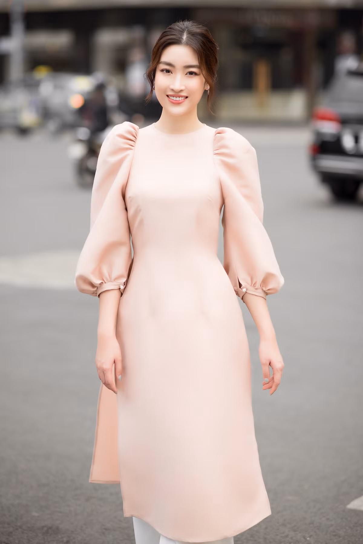 Đỗ Mỹ Linh còn thử sức với vai trò kinh doanh trong lĩnh vực thời trang khi sáng lập thương hiệu Corentin. Ảnh: Lao động thủ đô