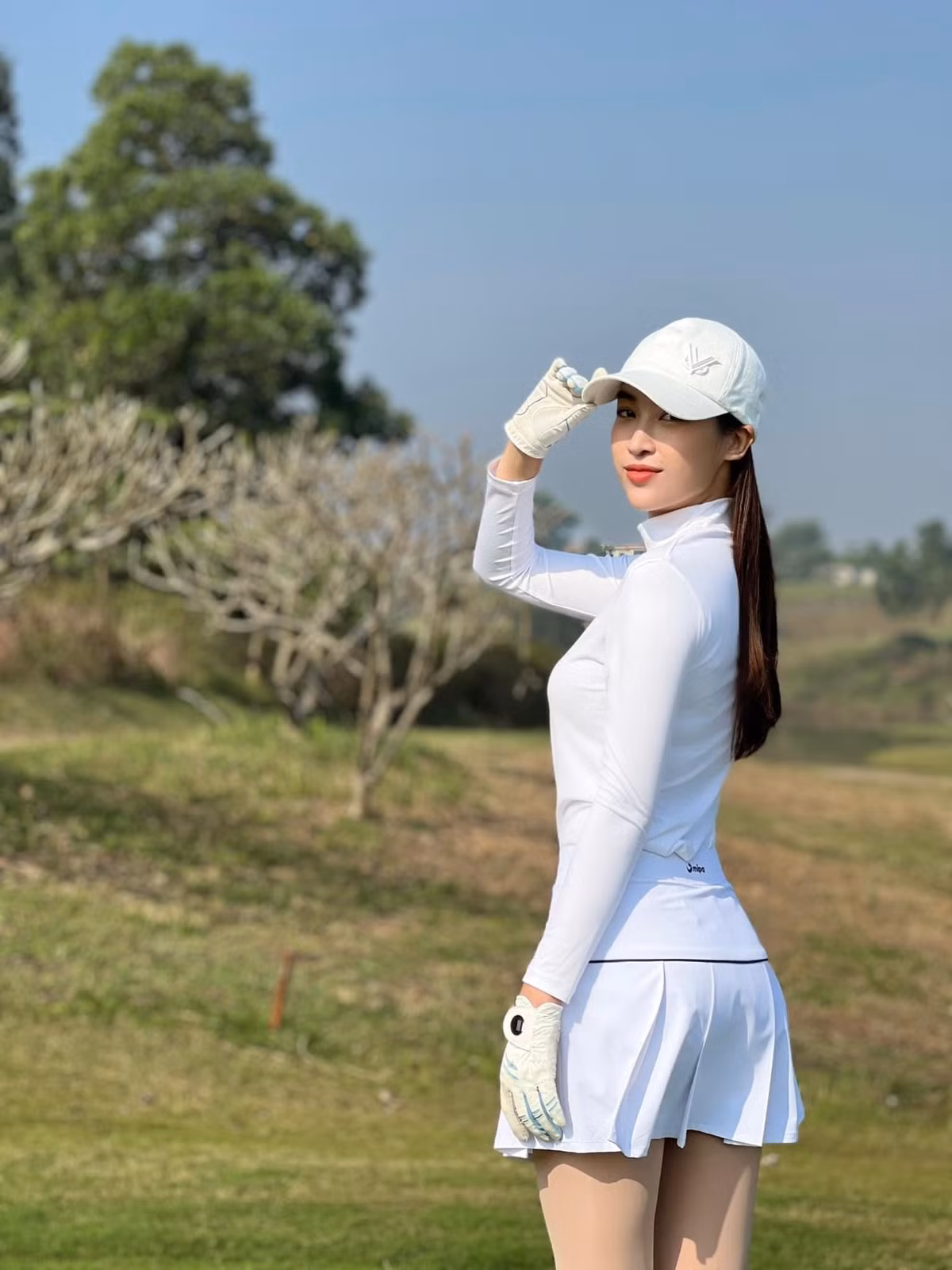 Đỗ Mỹ Linh cũng thường xuyên đăng tải hình ảnh chơi golf - môn thể thao quý tộc. Ảnh: Tiền phong