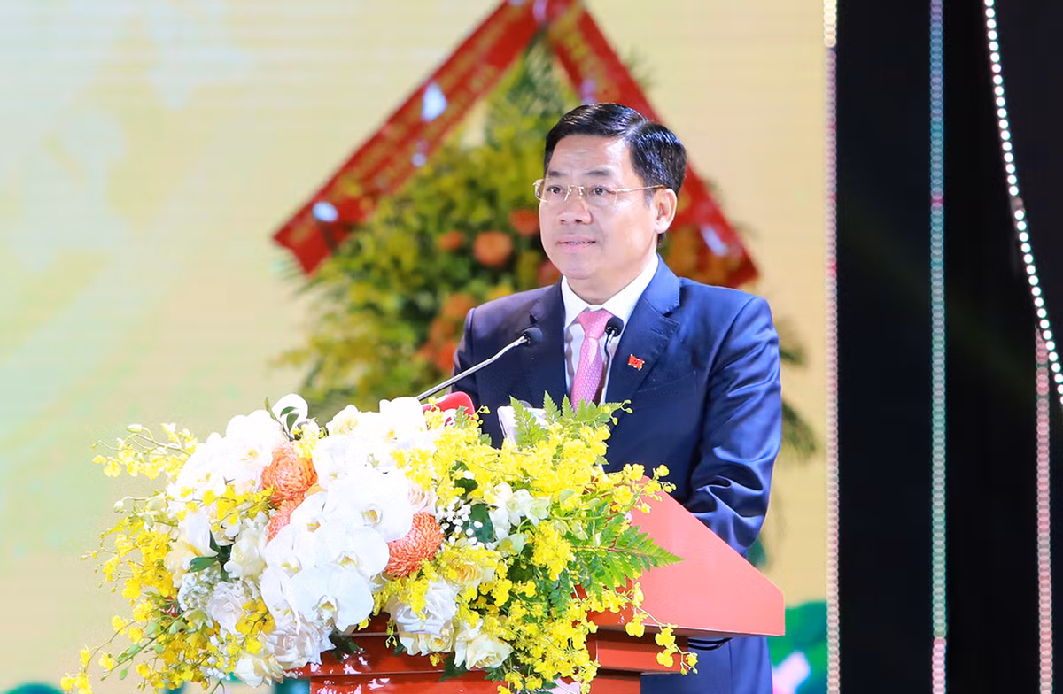 Mới đây, Ủy ban Thường vụ Quốc hội đã ban hành Nghị quyết số 1046 đồng ý đề nghị của Viện trưởng VKSND Tối cao về việc khởi tố, bắt tạm giam, khám xét nơi ở, nơi làm việc đối với ông Dương Văn Thái, đại biểu Quốc hội khóa XV theo quy định của pháp luật. 