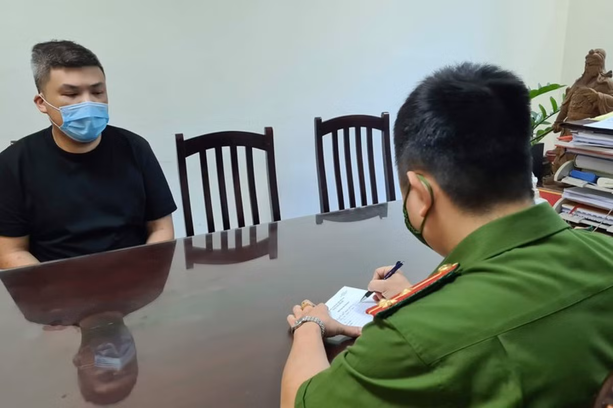 Trong vụ án trên, Nguyễn Minh Thành (35 tuổi) được xác định là "ông trùm" cầm đầu đường dây đánh bạc.