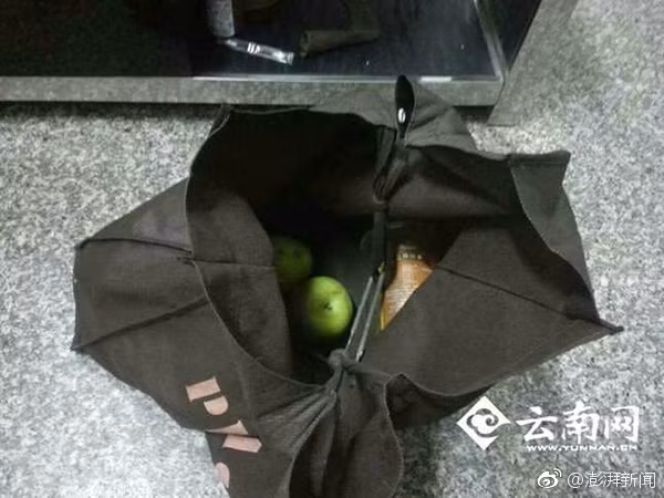 Cậu bé lạ lùng, làm điều cả người lớn cũng phải choáng váng - Hình 2 Cau be la lung, lam dieu ca nguoi lon cung phai choang vang-Hinh-2