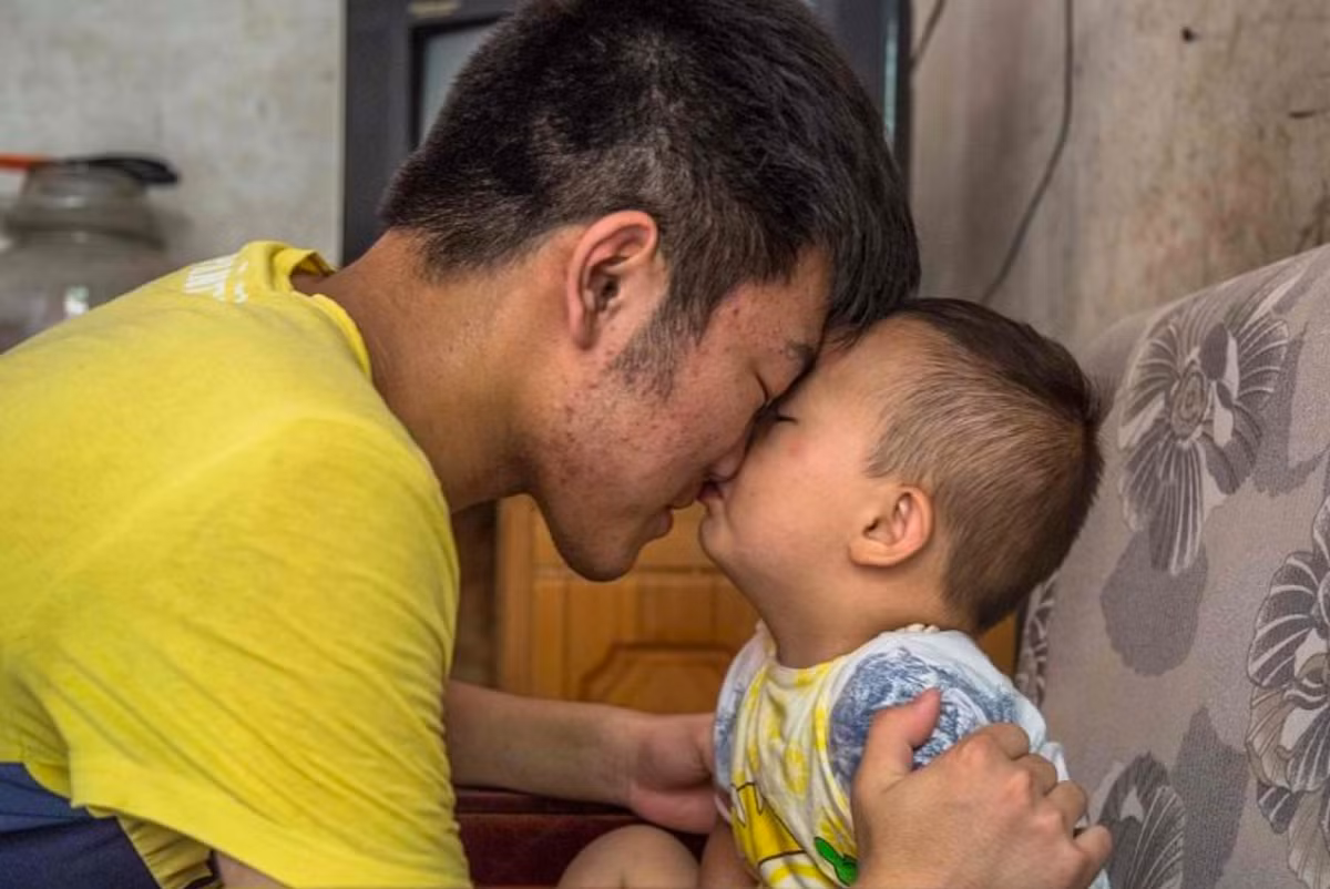 Chuyện lạ hôm nay: Thi ĐH xong, chàng trai hùng hục kiếm tiền, hóa ra vì... - Hình 6 Chuyen la hom nay: Thi DH xong, chang trai hung huc kiem tien, hoa ra vi...-Hinh-6