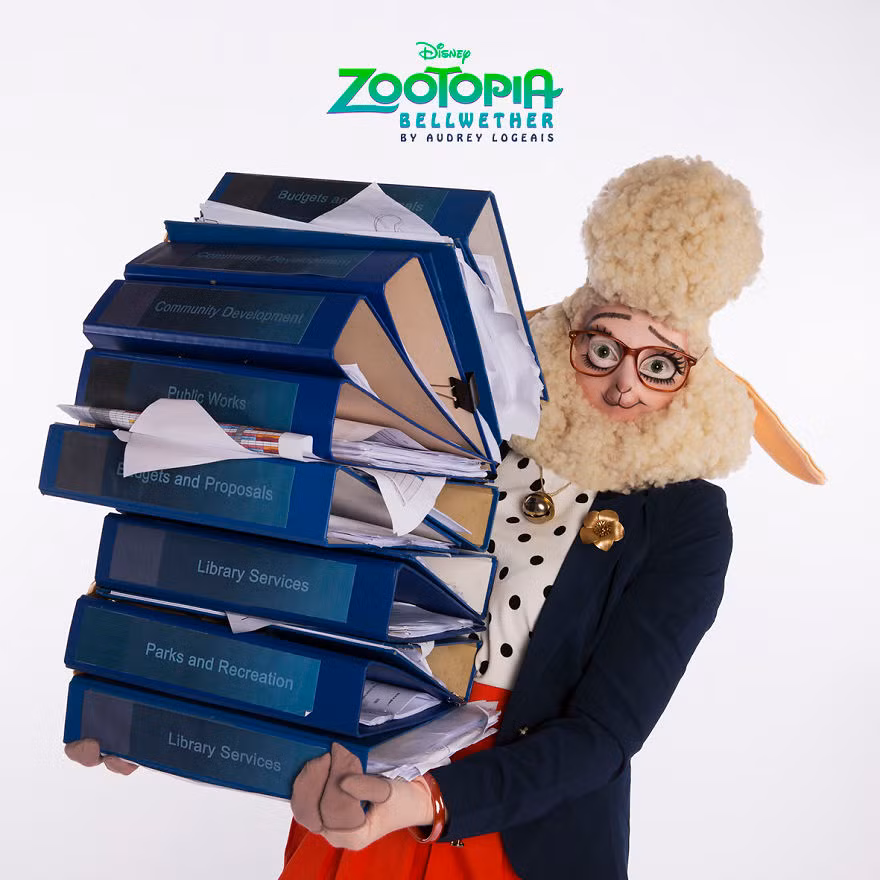 Nhân vật cừu hai mặt, độc ác nhưng luôn giả vờ ngây thơ Bellwether trong phim hoạt hình bom tấn Zootopia. (Nguồn Bored Panda)