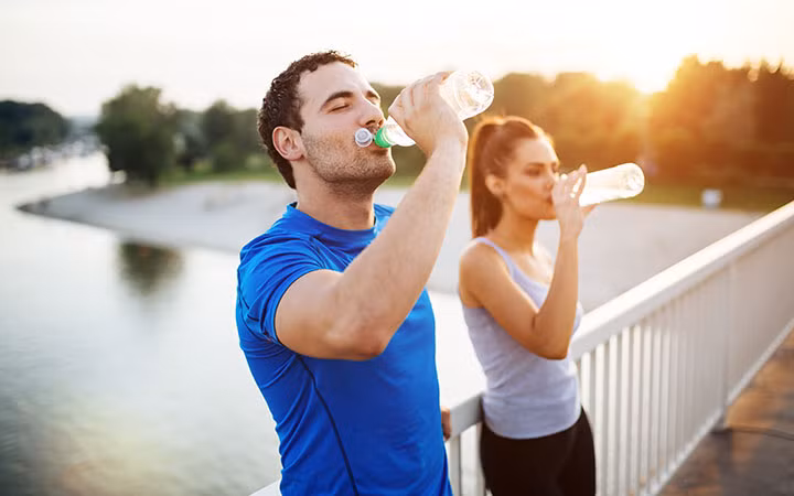 Sau khi đổ mồ hôi qua da, chúng ta sẽ cảm thấy dễ chịu, thoải mái hơn.
