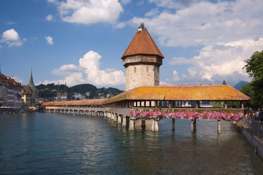 Với niên đại này, ngôi làng là nơi định cư sớm nhất của con người ở khu vực Lucerne.