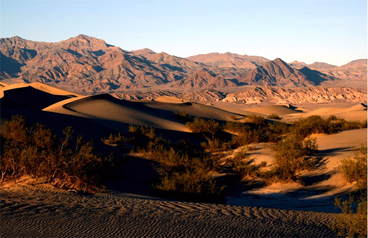 Đặc biệt, vào năm 1913, nhiệt độ đo được tại thung lũng Chết Death Valley lên tới 56,7 độ C.