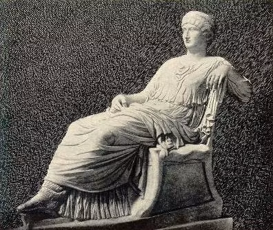 Khi hoàng đế Caligula bị ám sát và chết năm 40, người chú họ hàng xa của Julia là Claudius lên ngôi vua. Theo đó, bà được tân vương ban đặc ân quay trở về La Mã. Lúc trở về, chồng của Julia đã chết. Bằng nhan sắc và các thủ đoạn, bà tái giá với quý tộc nuôi dưỡng con trai mình. Năm 47, người chồng thứ hai của bà đột ngột qua đời. Một số người hoài nghi bà bỏ một loại nấm độc vào thức ăn của chồng.