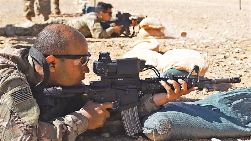 Thông tin trên được trang Drive đưa ra sau lực lượng Mỹ tại Syria để lộ hình ảnh huấn luyện chiến đấu với hệ thống ống ngắm SMASH 2000 này.