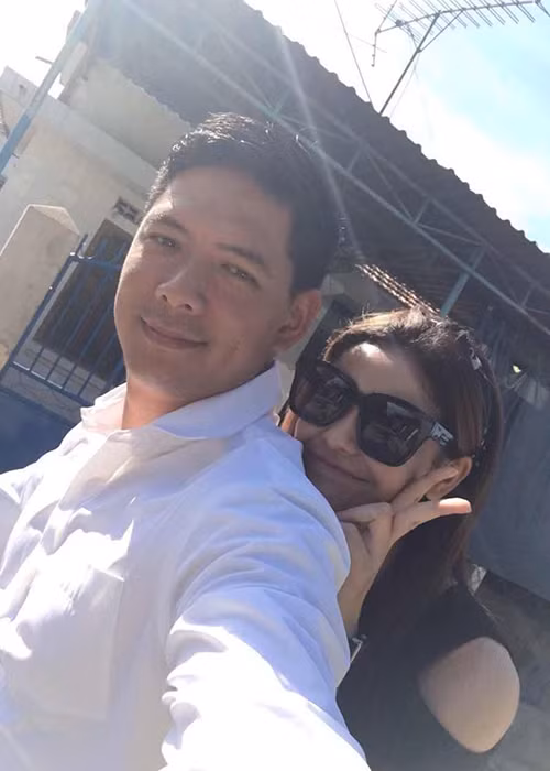 Loạt hình ảnh được cho là thân mật trên mức đồng nghiệp giữa Bình Minh và Trương Quỳnh Anh hiện vẫn gây sự chú ý. Ảnh: Zing