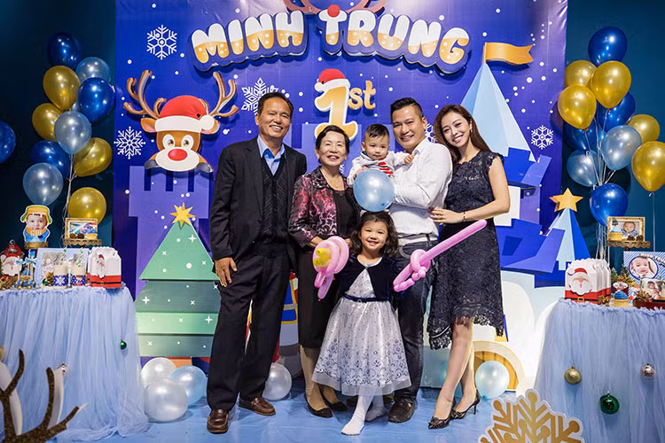 Ngày 24/12/2016, Jennifer Phạm hạ sinh cậu con trai thứ 3 tại Mỹ. Cô và ông xã Đức Hải đặt tên bé là Nguyễn Đức Minh Trung, tên thân mật là Nu.
