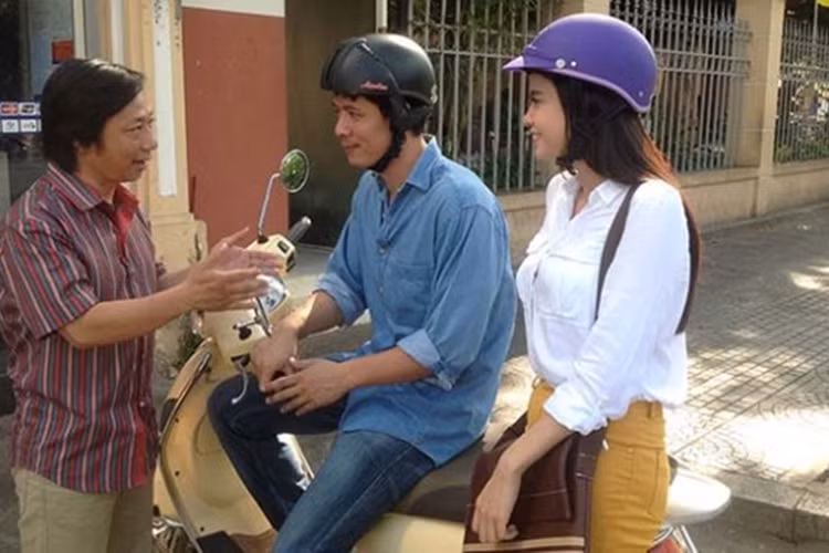 Trước Minh Luân, Minh Cao - đạo diễn phim “Thề không gục ngã” khẳng định hình ảnh Bình Minh và Trương Quỳnh Anh lan truyền trên mạng xã hội là hình ảnh hậu trường phim dù trước đó ông phủ nhận. Ảnh: Zing