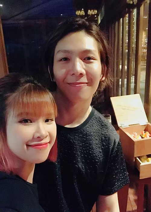 Khởi My và ông xã từng đóng chung trong một số MV.