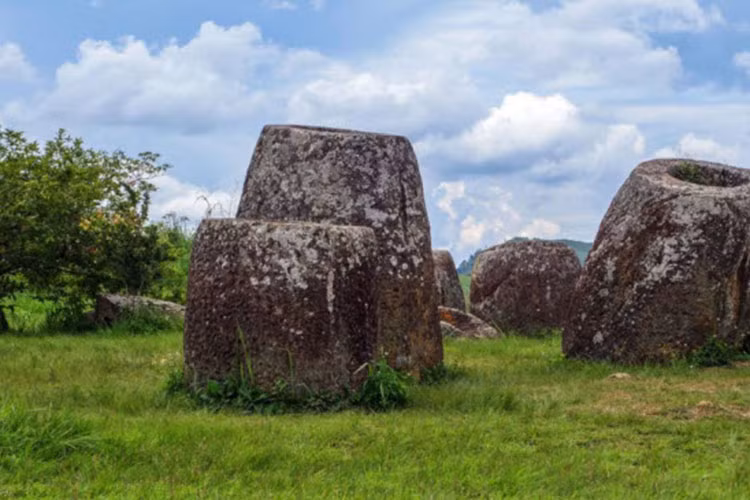 Hiện tại, chính phủ Lào đang đệ trình hồ sơ lên UNESCO, đề nghị công nhận Cánh đồng chum là Di sản thế giới.