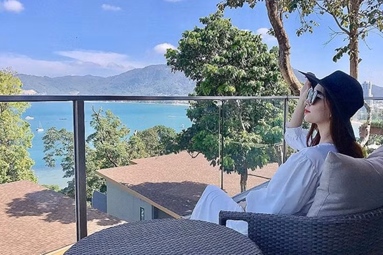 Người đẹp sinh năm 1991 gần như không tiết lộ về cuộc sống hôn nhân bên doanh nhân Trung Tín.