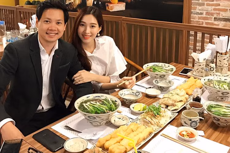 Lần hiếm hoi Đặng Thu Thảo khoe hình ảnh bên ông xã Trung Tín.