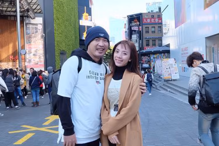 Tiến Luật nhắn nhủ Thu Trang: “Trời lạnh muốn về nhanh với cô ấy”.