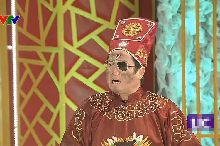 Năm 2014, Chí Trung chia tay vai diễn Táo Giao thông để đảm nhận vai Táo Điện lực. Ảnh: VTV