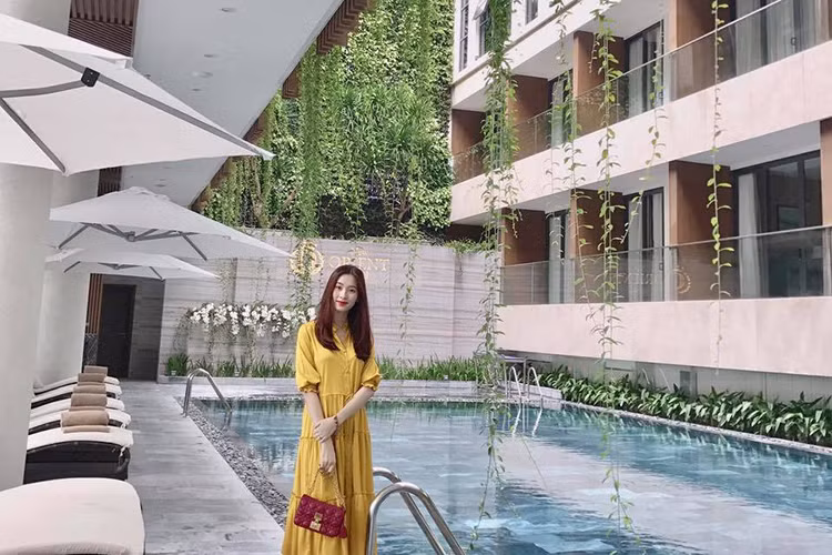 Tháng 10/2017, Hoa hậu Đặng Thu Thảo làm đám cưới với doanh nhân Trung Tín sau 3 năm hẹn hò.