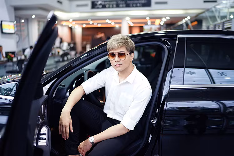 Bình Minh - Trương Quỳnh Anh đang trở thành tâm điểm khi bị rò rỉ loạt ảnh tình tứ trên mức đồng nghiệp. Giữa ồn ào của Trương Quỳnh Anh, dư luận cũng đổ dồn sự chú ý vào Tim - chồng của nữ diễn viên. Ảnh: FBNV