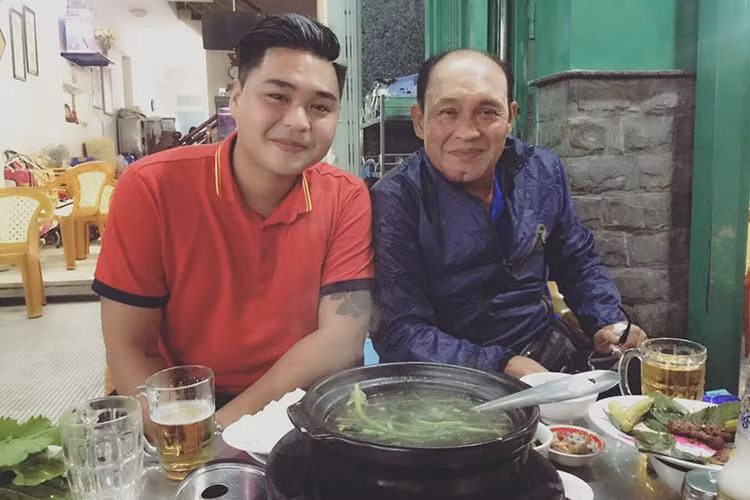 Khoảnh khắc bình yên của Duy Phương bên con trai Duy Phước.