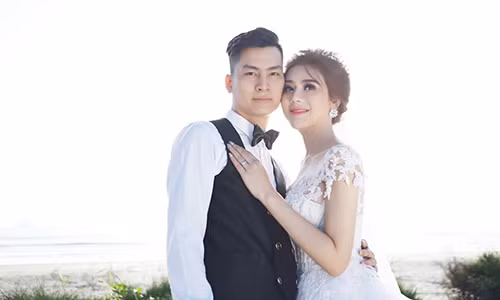 Vợ chồng Lâm Khánh Chi. Ảnh: FBNV